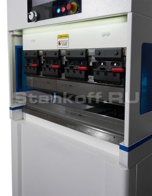 Электромеханический мини гибочный станок FMK 18/800 4 axis