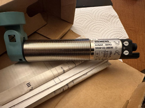 SIEMENS 3rg6122-3be00 УЛЬТРАЗВУКОВОЙ БЕСКОНТАКТНЫЙ КОМПАКТНЫЙ ДАТЧИК ПОЛОЖЕНИЯ