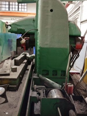 Плоскошлифовальный станок 3Б724