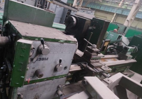 Токарно-винторезный станок TUR-630M