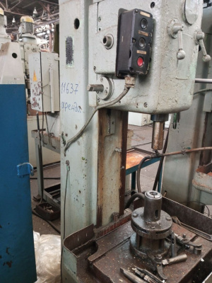 Вертикально-сверлильный станок 2А125