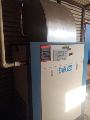 Компрессор винтовой DL 3.6/8 RA (производительность 3,6м.куб./мин; давление 8 бар)