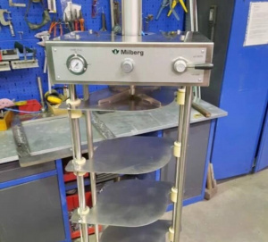 Сырный пресс (пневматические и винтовые)