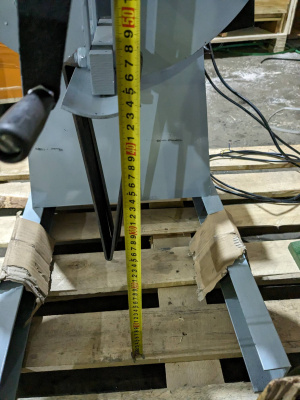 Разматыватель рулонного металла электрический 200мм