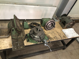 Широкоуниверсальный фрезерный станок 676П