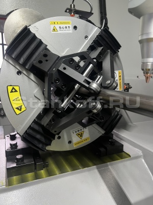 Оптоволоконный лазерный труборез с наклонной головой A16-C/3000 Raycus 5-Axis и полуавтоматической системой погрузки