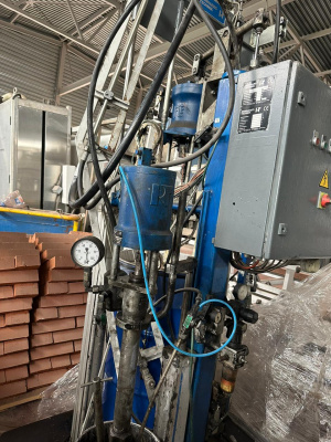 Линия для производства стеклопакетов, с панельным прессом