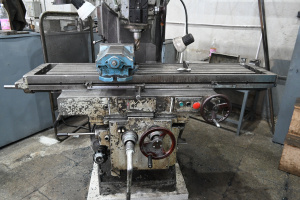 Вертикально-фрезерный станок 6р13Б