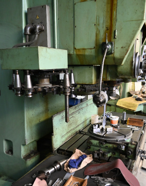 Координатно-расточной станок с ЧПУ 2Д450АМФ2