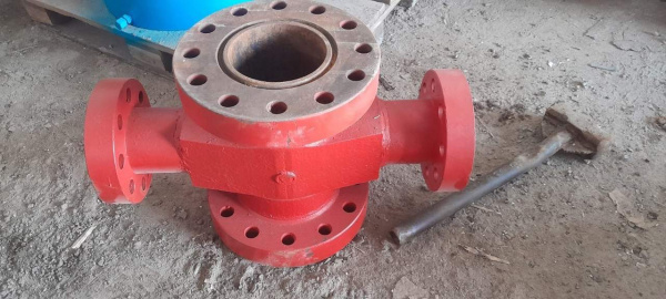 Крестовина на превентор 180/80х350