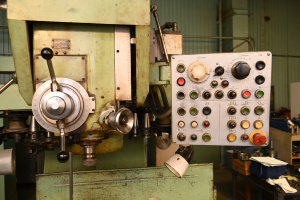 Координатно-расточной станок с ЧПУ 2Д450АМФ2