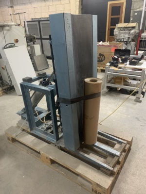 Устройство подъема и переворота рулонов весом до 250 кг