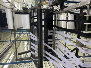 Плосковязальная машина Comez, Италия