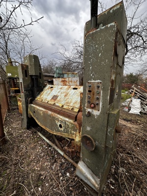 Машина листогибочная с поворотной гибочной балкой ИВ2142