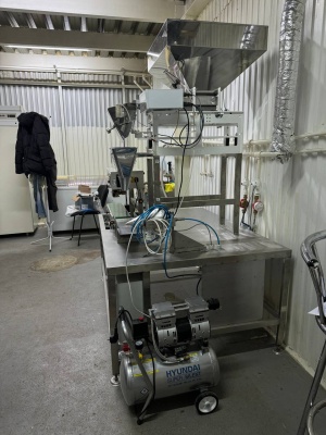 Упаковочный полуавтомат для дой-пак