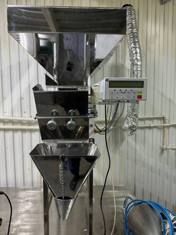 Упаковочный полуавтомат для дой-пак