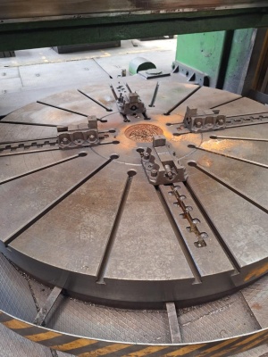 Токарно-карусельный 1Л532