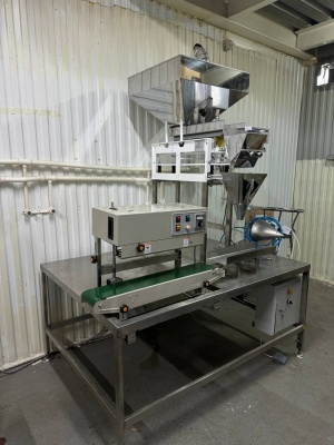 Упаковочный полуавтомат для дой-пак