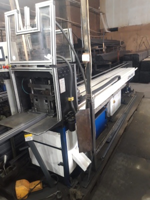 Автоматический скоростной пресс для пробивки отверстий в трубе АДРМ-3000/2 ()