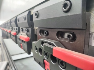 Гидравлический листогибочный пресс серии НВ