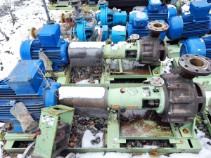 нефтяные насосы с хранения