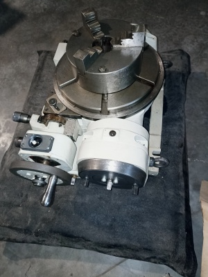 Глобусный поворотный стол 300 мм для расточных работ +патрон