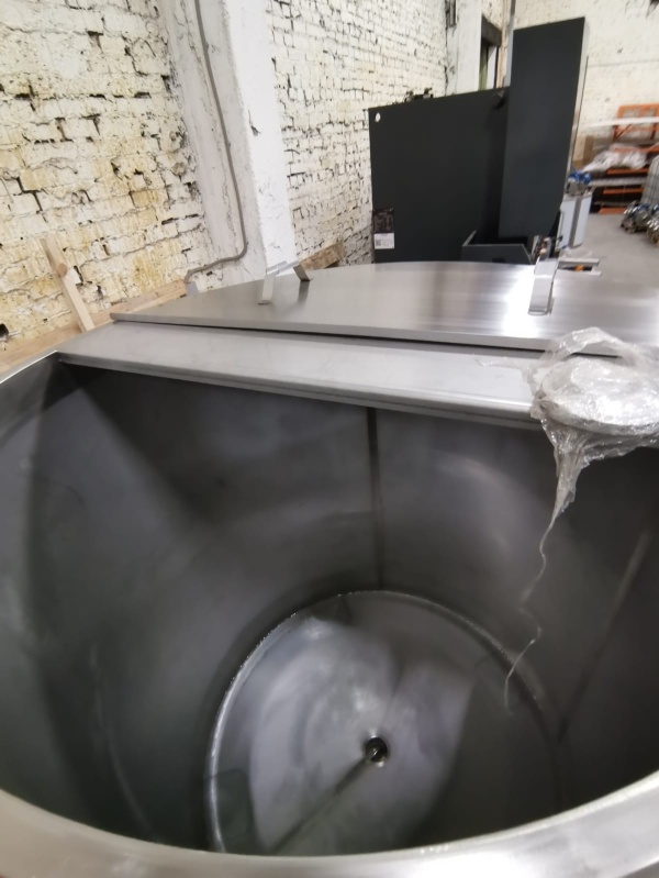 Емкость нержавеющая для производства водоэмульсионной краски на 1000 литров