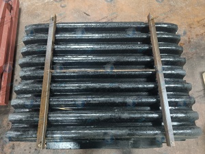 Плиты дробящие (подвижные/неподвижные) для щековой дробилки PE600*900 Liming