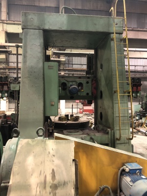 Токарно-карусельный станок 1551