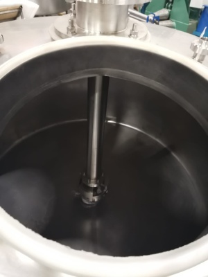 Аппарат с погружным гомогенизатором 500 литров