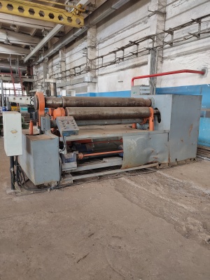 Машина листогибочная трехвалковая ИБ2222В (вальцы)