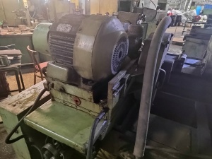 Круглошлифовальный станок 3А151