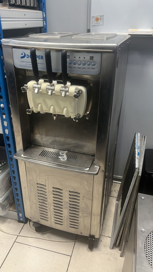 Фризер напольный для мягкого мороженого D820