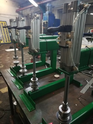 Пресс пневматический для обивки сидушек