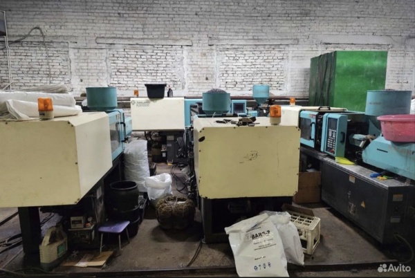 Термопластавтоматы и 36 пресс форм