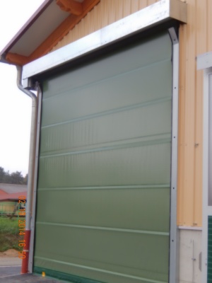 Скручивающиеся ворота для производственных помещений