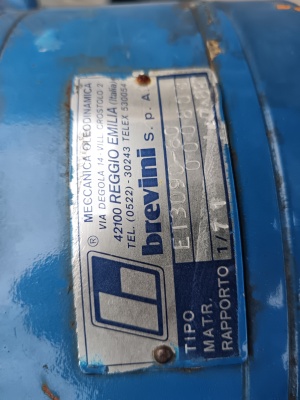 Нефтяной моторедуктор BREVINI ET 3090-80 с хранения