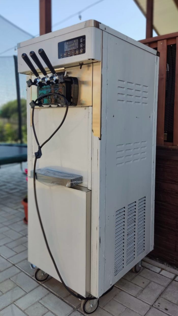 Фризер для мороженого YKF-8260