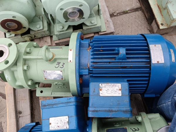 Нефтяной насос C.D.R. TMNB 32.16 с хранения