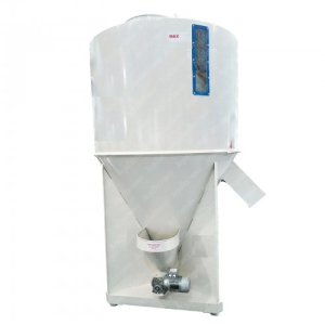 Вертикальный шнековый смеситель кормов