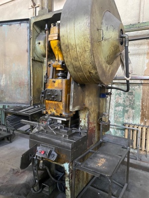 пресс кривошипный КД2128 ус.63тн