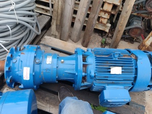 Нефтяной моторедуктор BREVINI ET 3090-80 с хранения