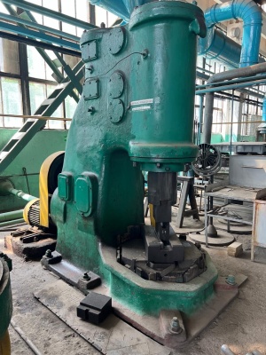 молот ковочный