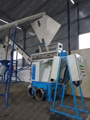 Гранулятор кормов (комбикорма) промышленный