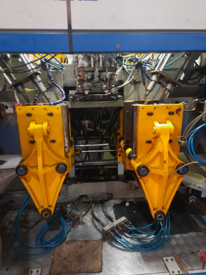 Экcтрузионно-выдувная машина (выдувной экструдер, ЭВМ), 2 станции, 2 ручья, до 2 л