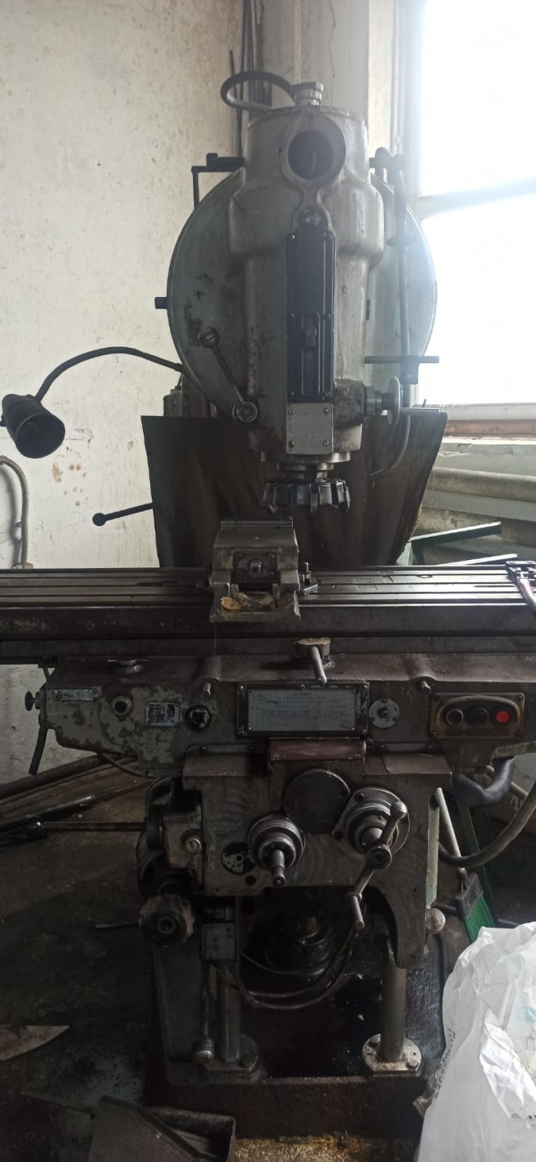 станок фрезерный 6М13П