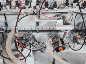 Автоматический кромкооблицовочный станок BEEMATIC KY60R