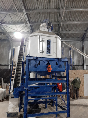 Охладитель гранул (пеллет) со столом просева