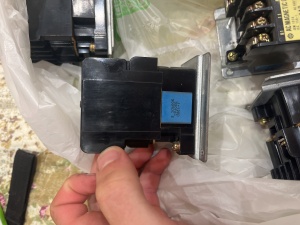 МАГНИТНЫЙ КОНТАКТОР ПЕРЕМЕННОГО ТОКА HITACHI