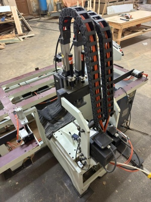 Сверлильно-пазовальный станок с ЧПУ Yuetong MDK 4120 NC